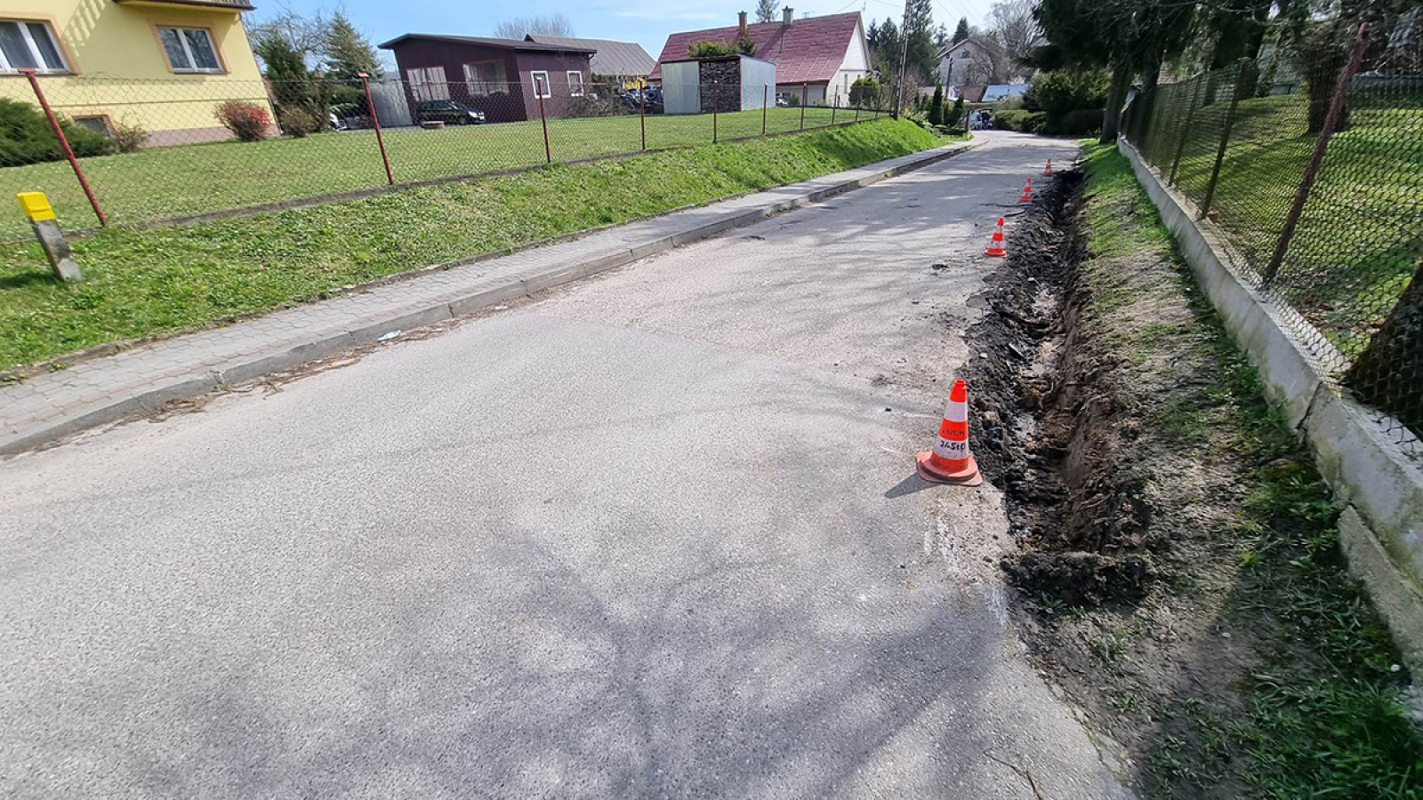 Trwają prace modernizacyjne na drogach gminnych Tuchowa