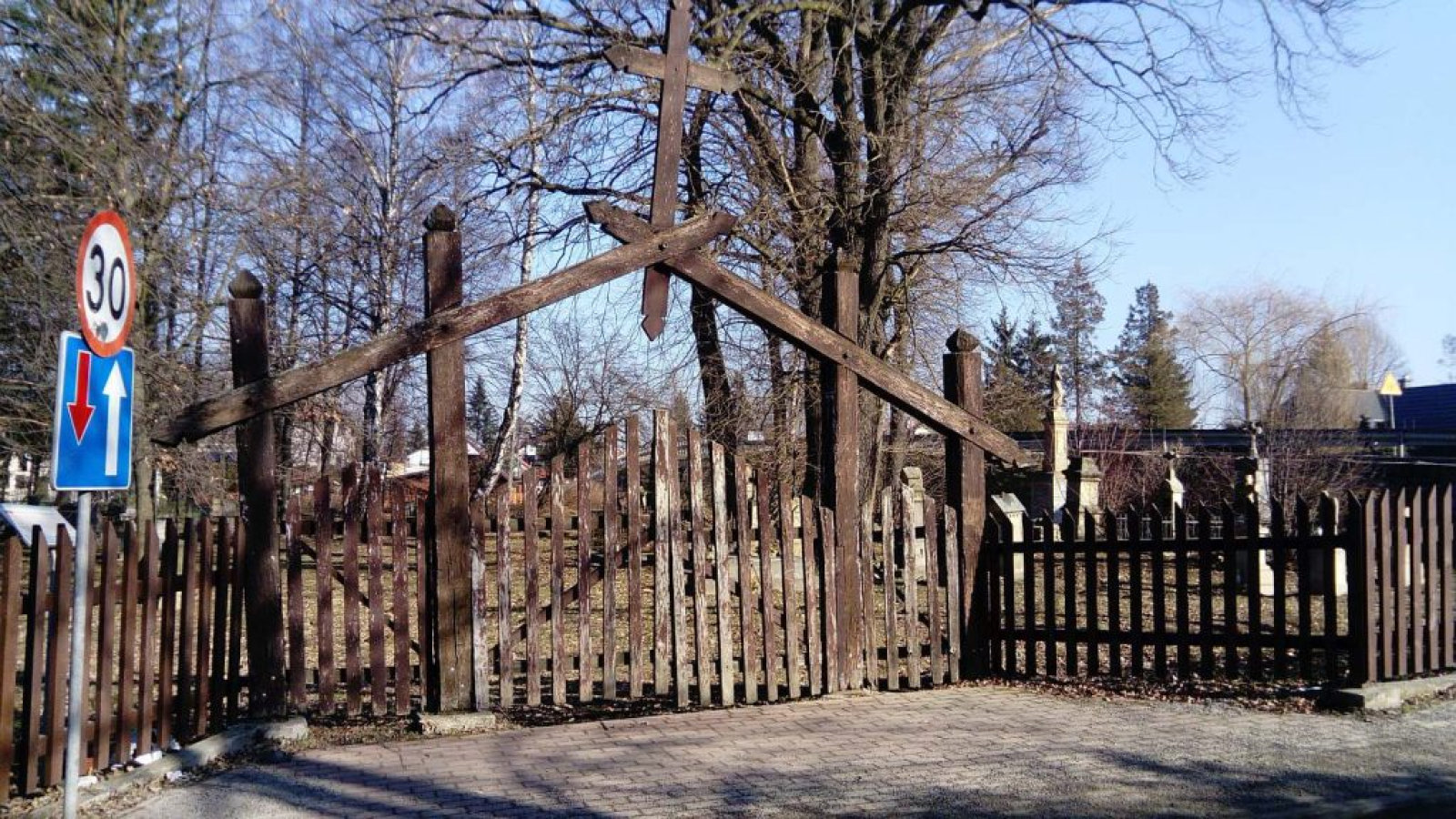 Brama na „Starym cmentarzu” zostanie wyremontowana