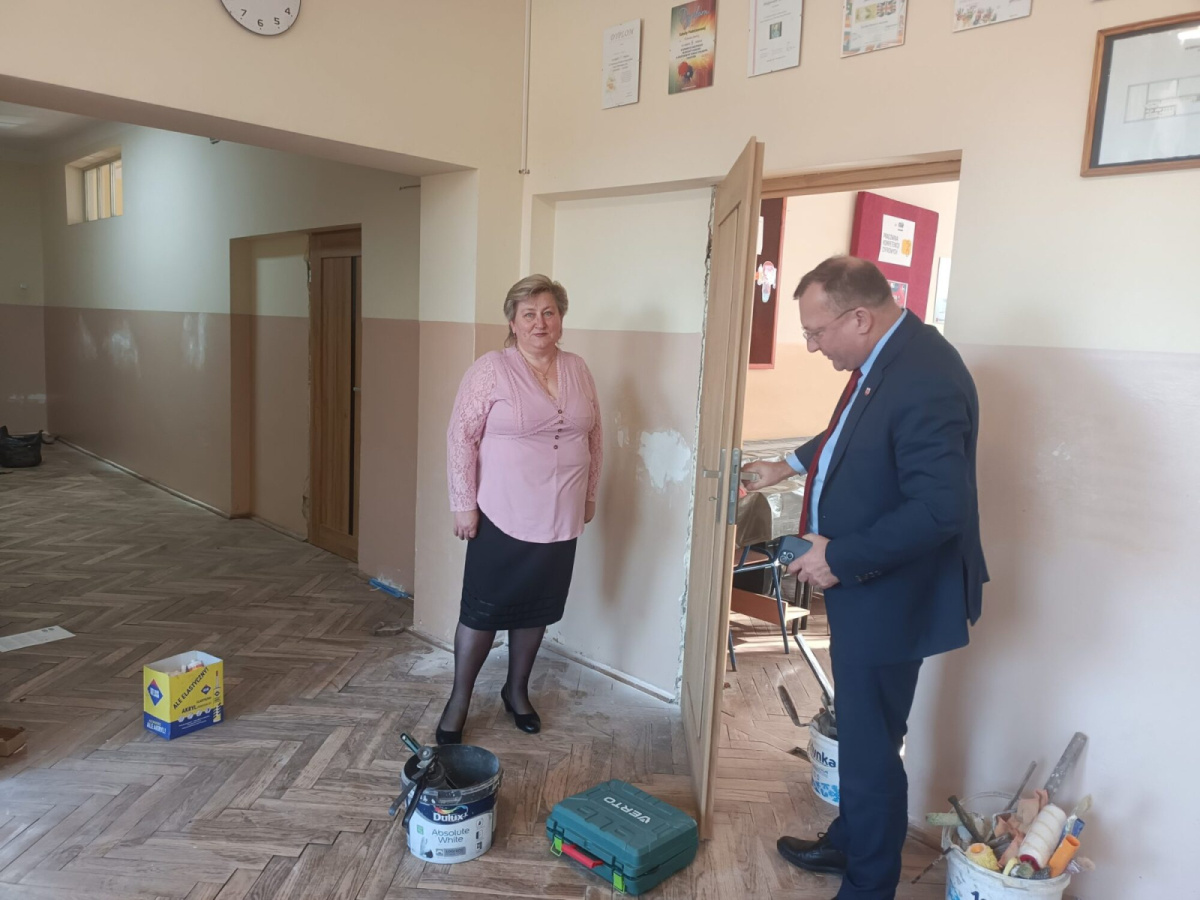 Około 60 tysięcy złotych na remont szkoły w Kowalowej