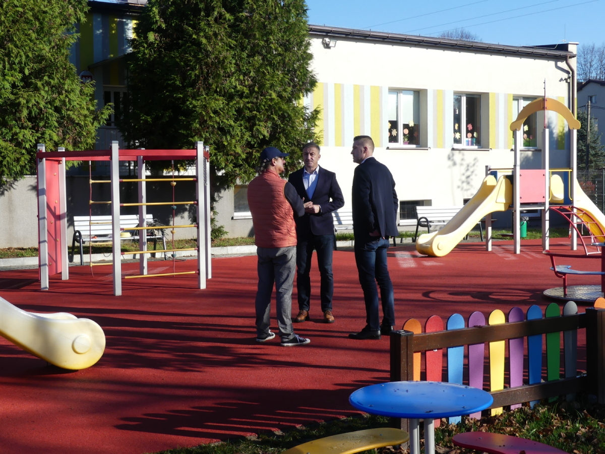Rozbudowa placów zabaw dla dzieci w Skołyszynie i Święcanach
