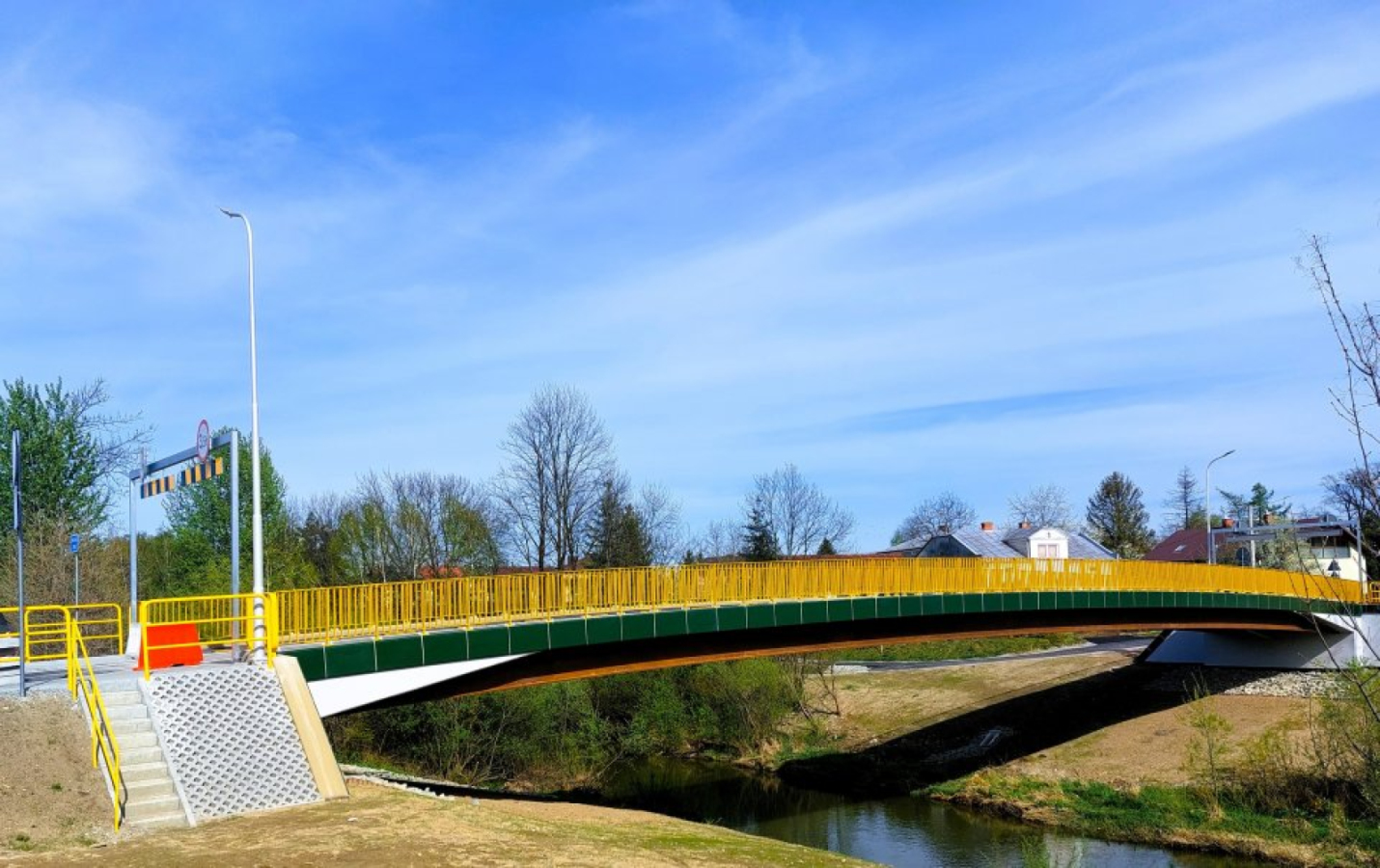 Kładka pieszo-jezdna na rzece Wisłok w Besku oddana do użytku