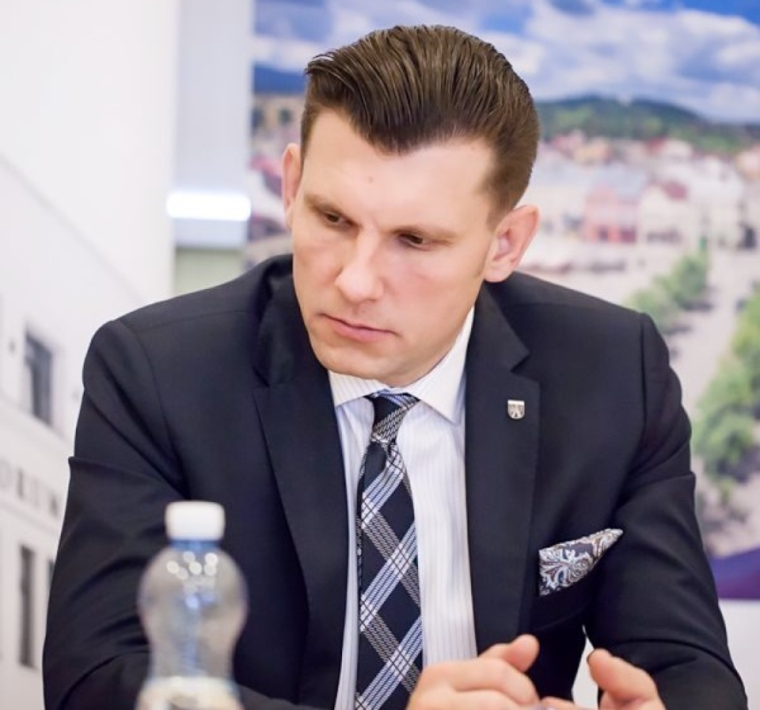 Rafał Kukla ponownie burmistrzem Gorlic. Co zmienia się w pozostałych gminach?